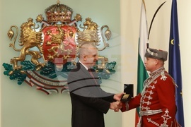 Румен Радев - Ден на народните будители - Почетен знак на президента - културни дейци - церемония - Ради Радев