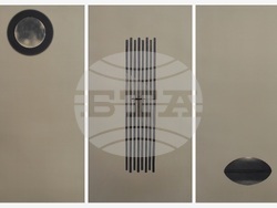 Велико Маринчевски подрежда изложба с творби, създадени в ателиетата на международната Графична база Гуанлан. Снимка: Галерия „Ракурси“