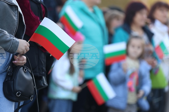 Екипът на Посолството на България в Ирландия публикува поздрав по повод Деня на народните будители