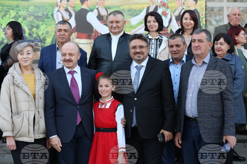 Украйна - Село Василевка - празник