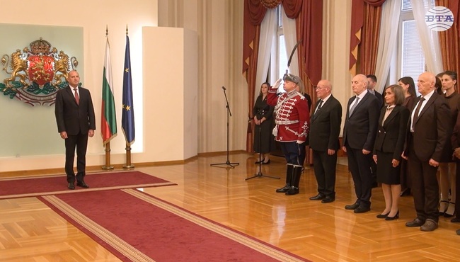 Румен Радев удостои с Почетния знак на президента изтъкнати български дейци в областта на културата, науката и образованието