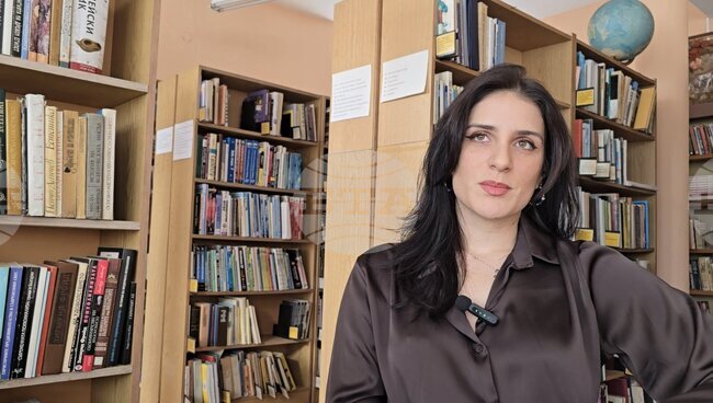 Иванка Ракова подготвя премиера на своята стихосбирка „Жив сън“ в родния си град Панагюрище