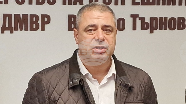 В област Велико Търново опорните пунктове на пътната мрежа се зареждат с необходимите за зимния сезон материали и техника