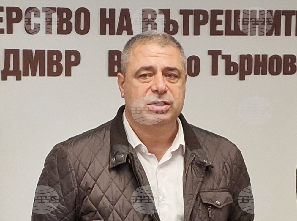 В област Велико Търново опорните пунктове на пътната мрежа се зареждат с необходимите за зимния сезон материали и техника