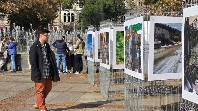 Observances of Land Forces Day Begin with Photo Exhibition
