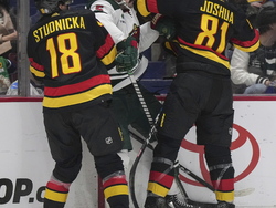 Wild Canucks Hockey