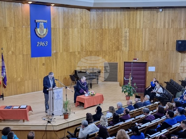 Великотърновси университет- будители - Тържествено събрание