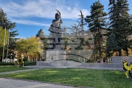 Враца - Спортен клуб "Ритмика" - паметник на Христо Ботев - инициатива