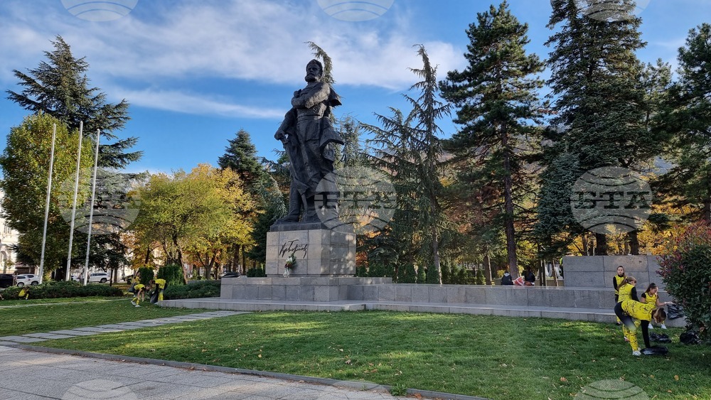 Враца - Спортен клуб "Ритмика" - паметник на Христо Ботев - инициатива