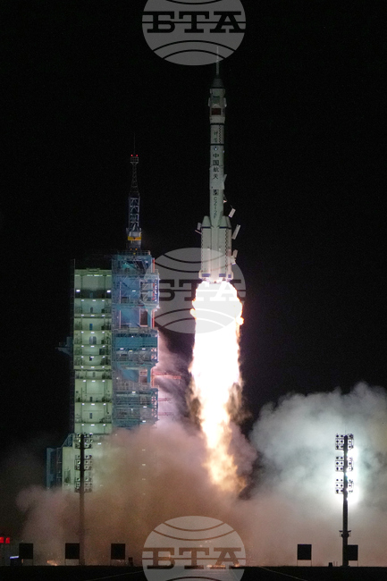 Китайската космическа мисия „Шънчжоу-21“ бе изстреляна към орбиталната станция „Тянгун"