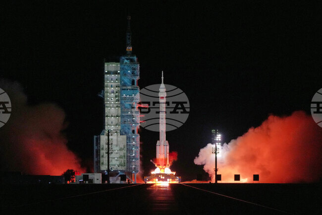 Китай разработва два типа ракети носители за многократна употреба 