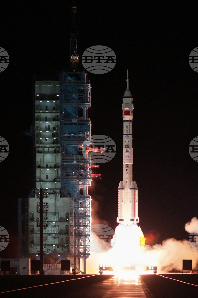 Китай изстреля космическия кораб „Шънчжоу-22“