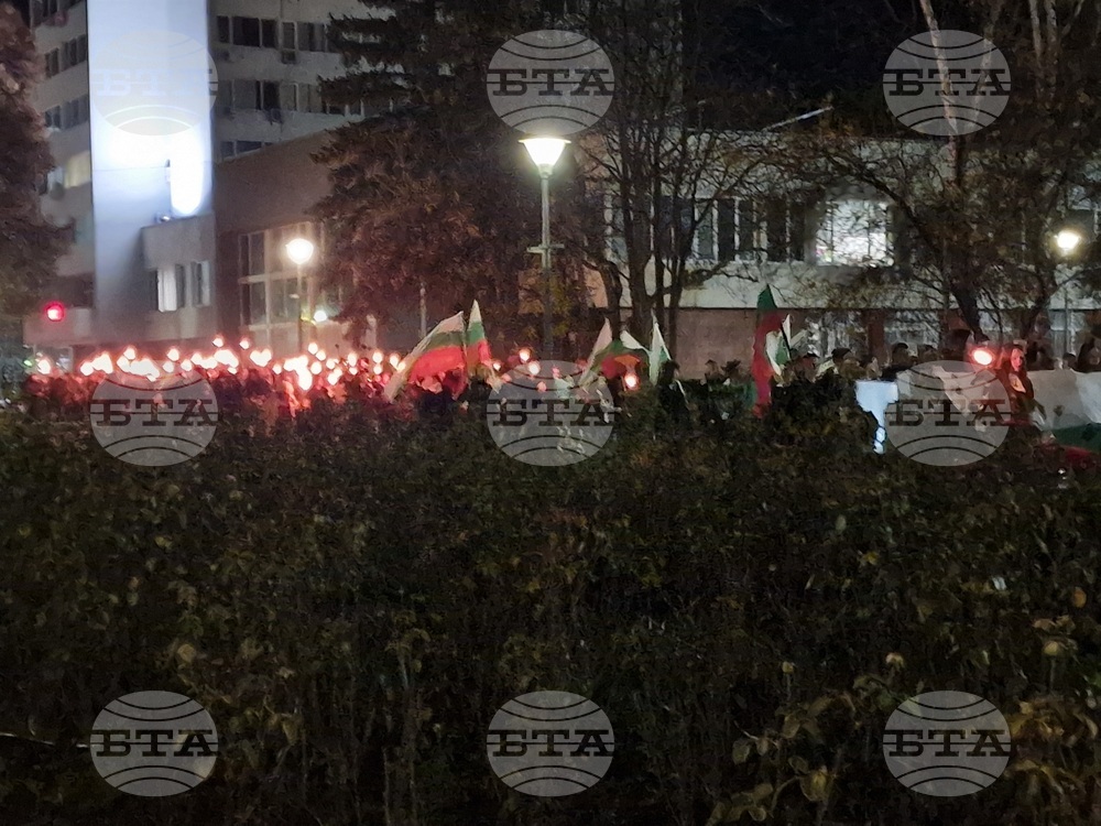 Перник - „Седмица на будителите“ - ученици - факелно шествие