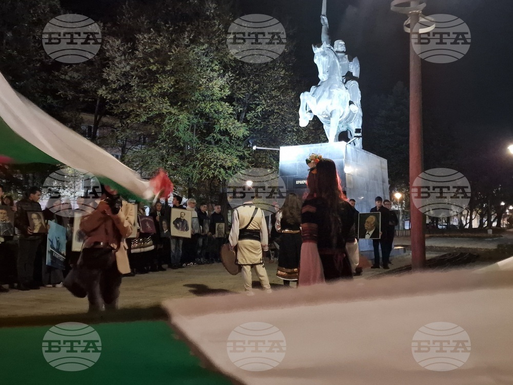 Перник - „Седмица на будителите“ - ученици - факелно шествие