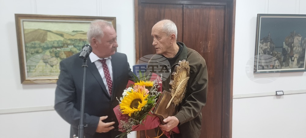 Община Силистра награди изявени личности за приноса им в духовното развитие на града