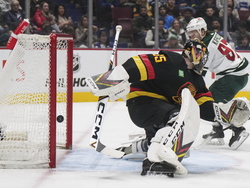 Wild Canucks Hockey