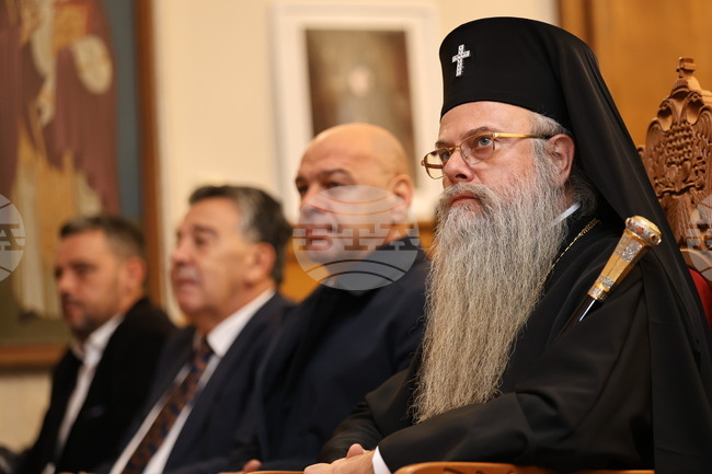 Миналото е кореновата система на нашия народ, каза Пловдивският митрополит Николай