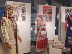 Разград - изложба - носии и шевици