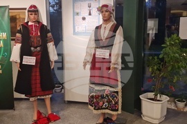 Разград - изложба - носии и шевици