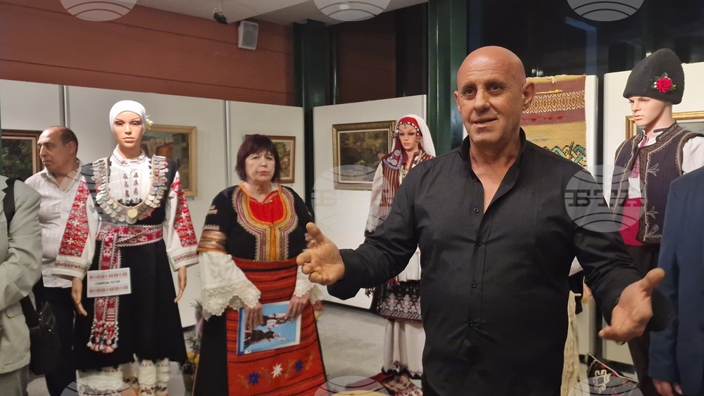 Разград - изложба - носии и шевици