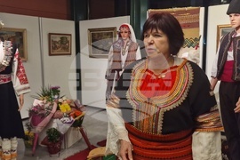 Разград - изложба - носии и шевици