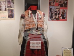 Разград - изложба - носии и шевици