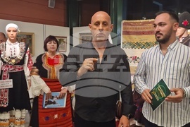 Разград - изложба - носии и шевици