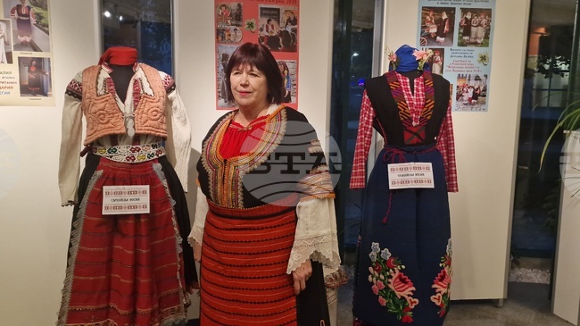 Разград - изложба - носии и шевици