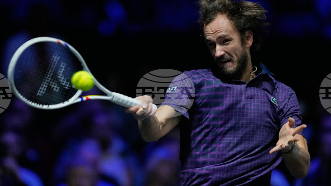 Даниил Медведев си осигури участие на полуфиналите на турнира по тенис в Бризбейн