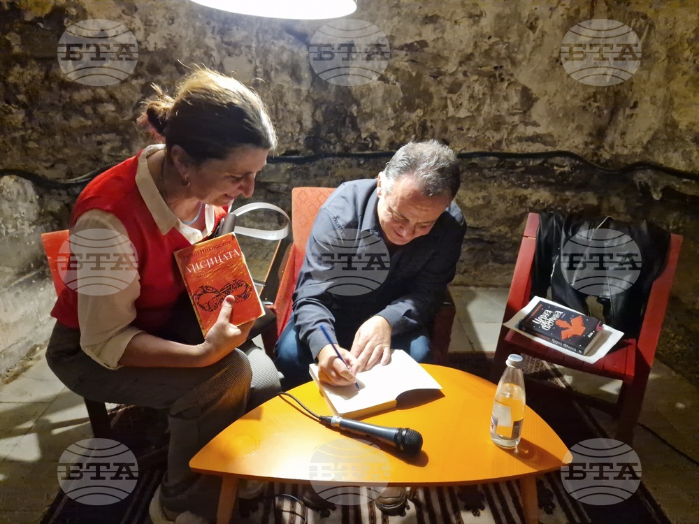 Велико Търново - Галин Никифоров гостува в литературния формат „Близък прочит“