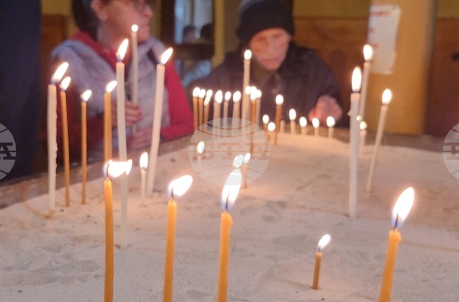 Община Перник осигурява безплатен транспорт за Архангелова задушница