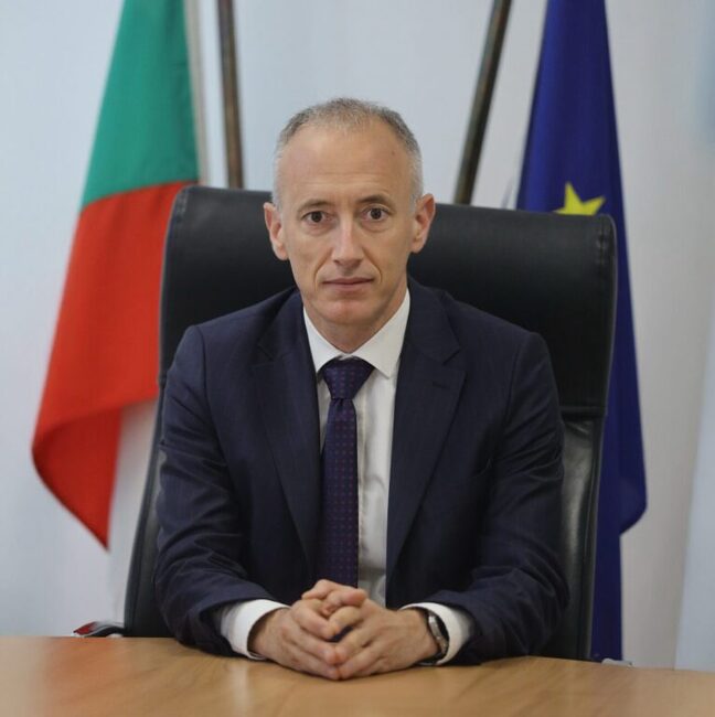 Будителите не са само в миналото, всеки може да е такъв, когато възпитава децата в патриотизъм и ги мотивира да учат, казва Красимир Вълчев