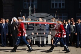 Церемония по издигане на националния флаг