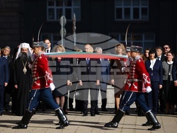 Церемония по издигане на националния флаг