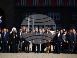 Церемония по издигане на националния флаг