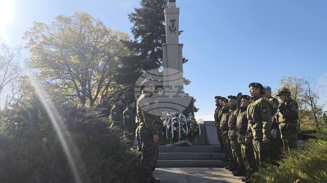 На Архангелова задушница Сливен се поклони пред паметта на героите от Седми конен полк