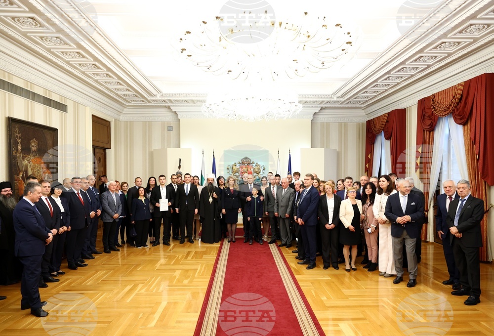 Ден на народните будители - Румен Радев - приветствие - ученици и студенти - церемония - почетни грамоти