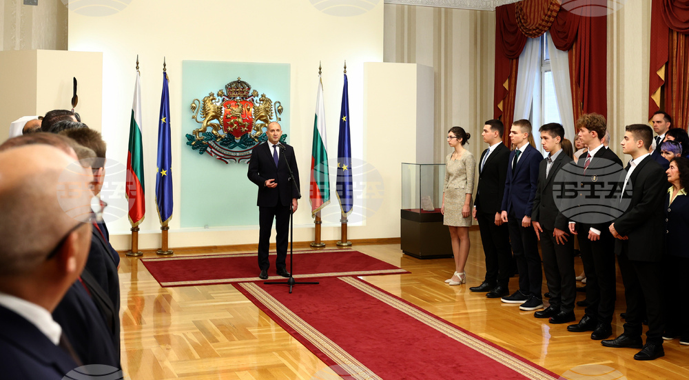 Ден на народните будители - Румен Радев - приветствие - ученици и студенти - церемония - почетни грамоти