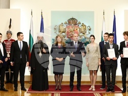 Ден на народните будители - Румен Радев - приветствие - ученици и студенти - церемония - почетни грамоти