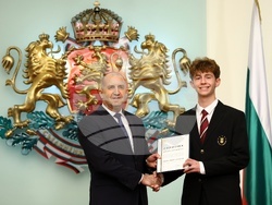 Ден на народните будители - Румен Радев - приветствие - ученици и студенти - церемония - почетни грамоти