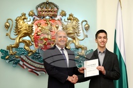 Ден на народните будители - Румен Радев - приветствие - ученици и студенти - церемония - почетни грамоти