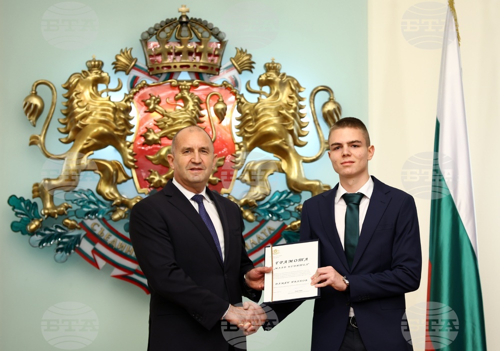 Ден на народните будители - Румен Радев - приветствие - ученици и студенти - церемония - почетни грамоти