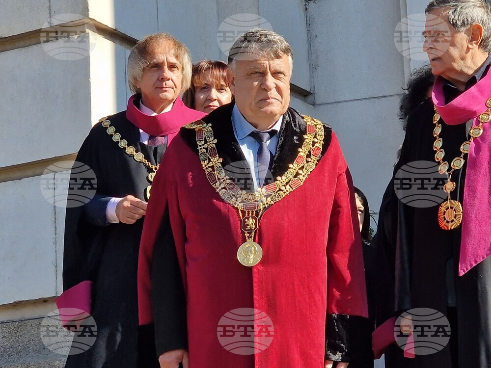 Без памет трудно можем да вървим напред, каза пред БТА ректорът на Софийския университет проф. Георги Вълчев 