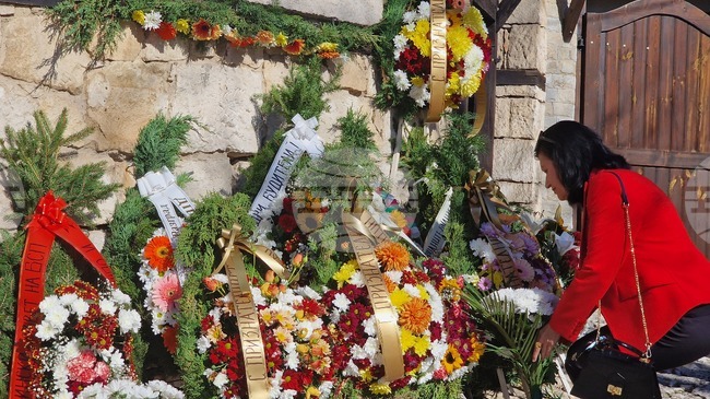 Разград се поклони пред делото и паметта на народните будители