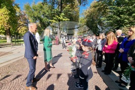 Нова Загора - паметник на Стоян Омарчевски - откриване