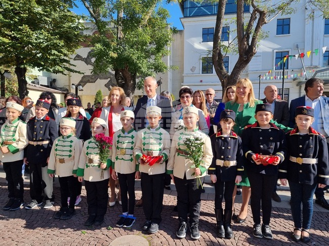 България може да стане център за развитие на изкуствения интелект, каза в Нова Загора министър Красимир Вълчев