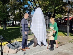 Нова Загора - паметник на Стоян Омарчевски - откриване