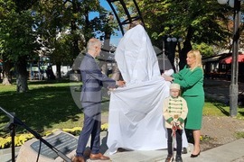 Нова Загора - паметник на Стоян Омарчевски - откриване