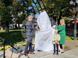 Нова Загора - паметник на Стоян Омарчевски - откриване