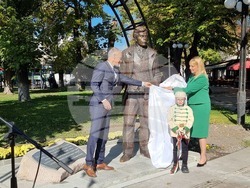 Нова Загора - паметник на Стоян Омарчевски - откриване